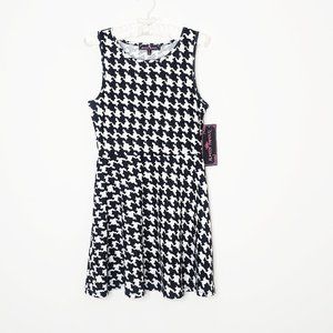 Almost Famous Dress in White & Black